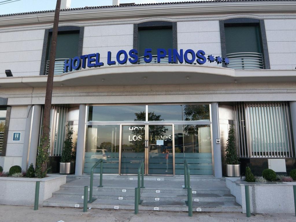 Hotel Los 5 Pinos Madrid Exterior foto